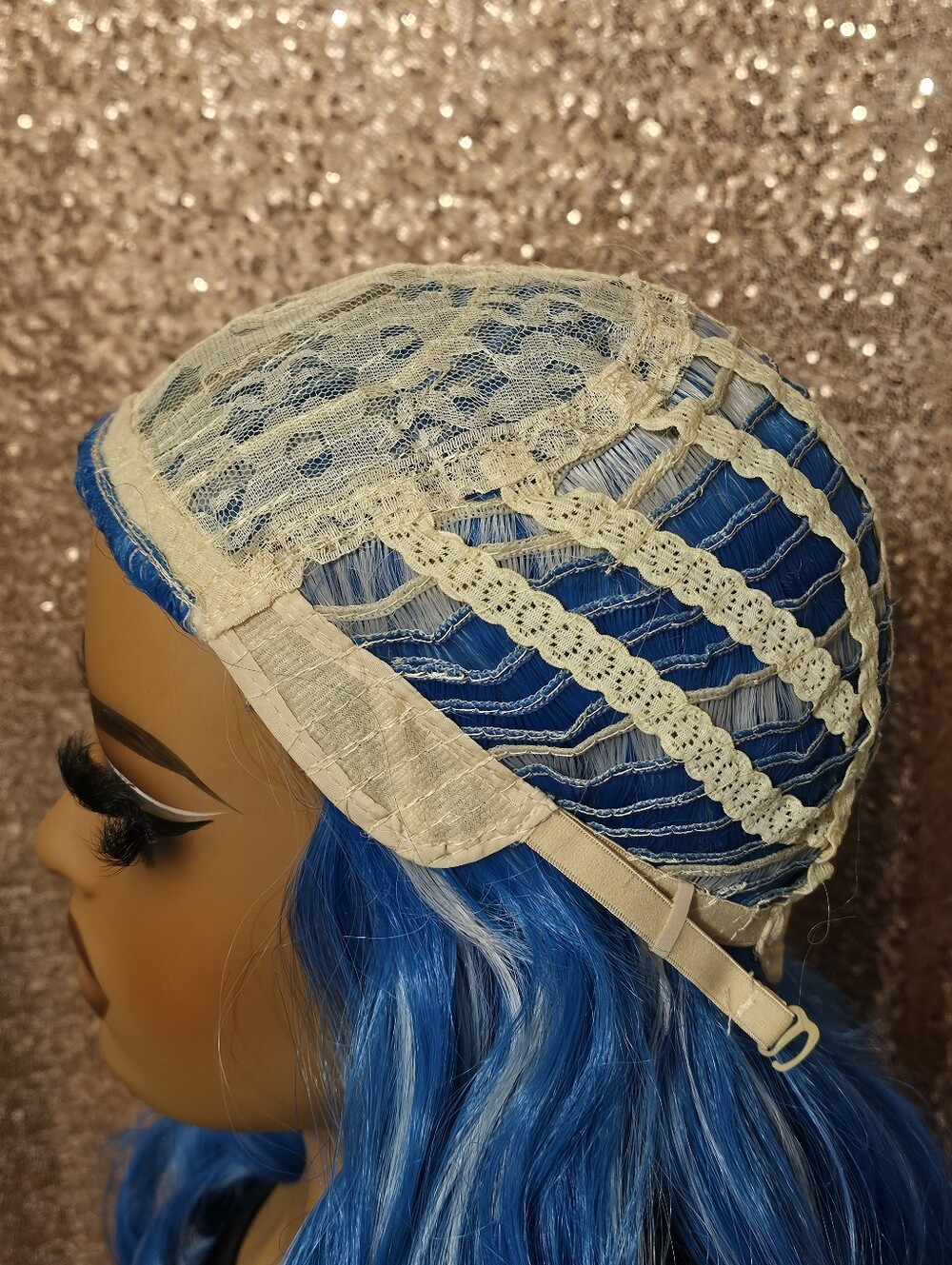 Wig - Picture 4 of 5